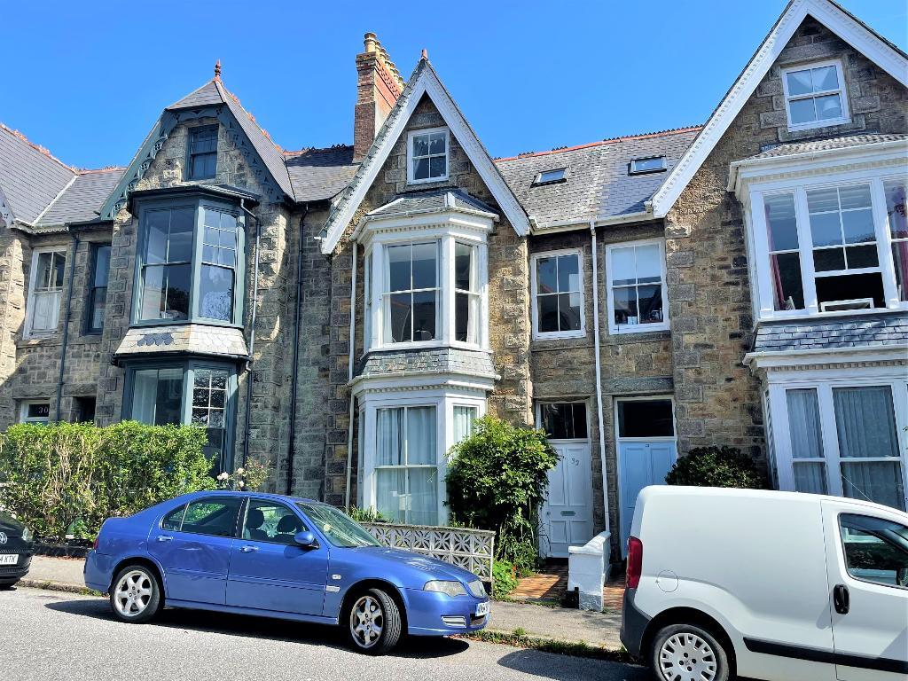 1  Bed Flat Property to Rent in Penzance, TR18 4EZ