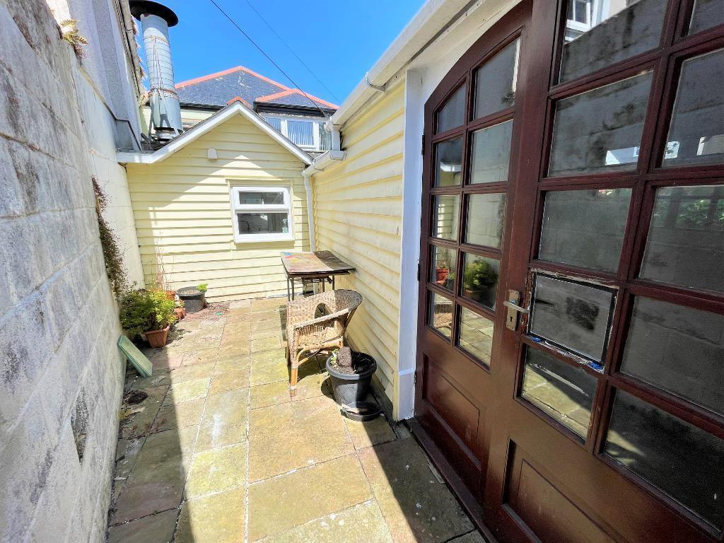 1 Bedroom Bungalow for Sale in Penzance, TR18 4AW