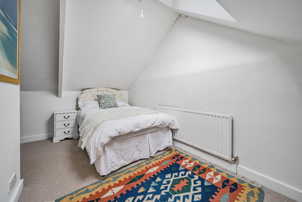 5 Bedroom Terraced for Sale in Penzance, TR18 4DG