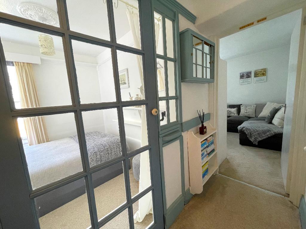 2 Bedroom Flat for Sale in Penzance, TR18 4EZ